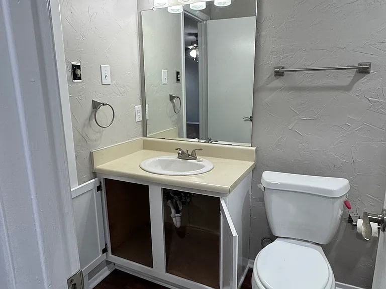 400 W South Town Dr #402 — Photo 25