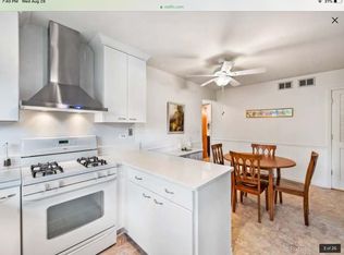 1223 Fulton Dr, Streamwood, IL 60107