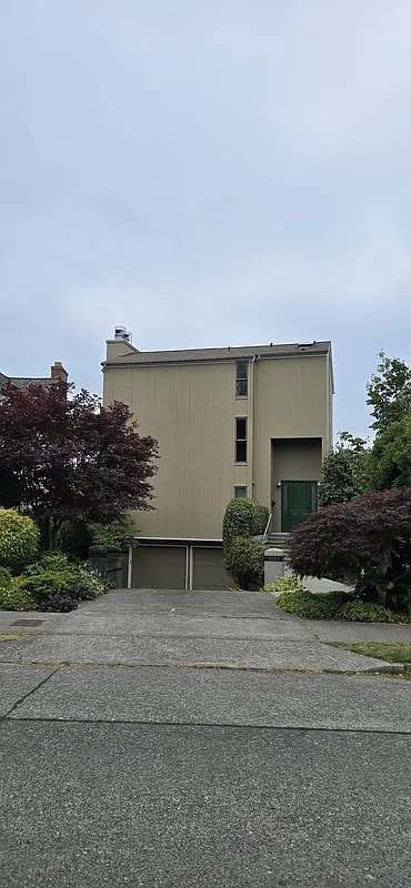 4 bed, 2.5 bath, 2920 sqft, $6,995 — Photo 4