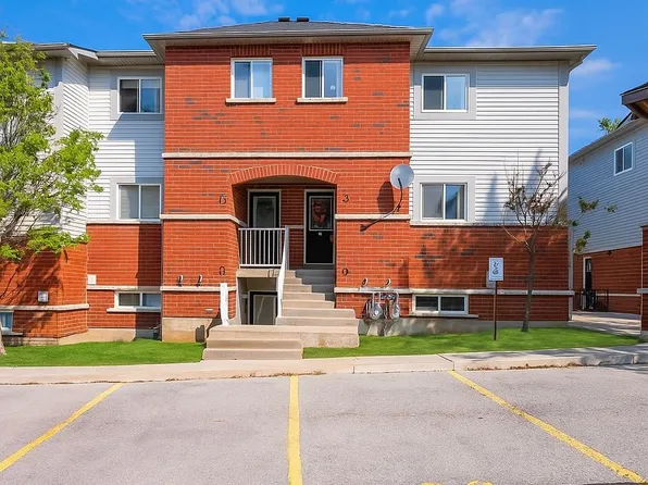 235 Ferndale Dr S #13, Barrie, ON L4N 0T6