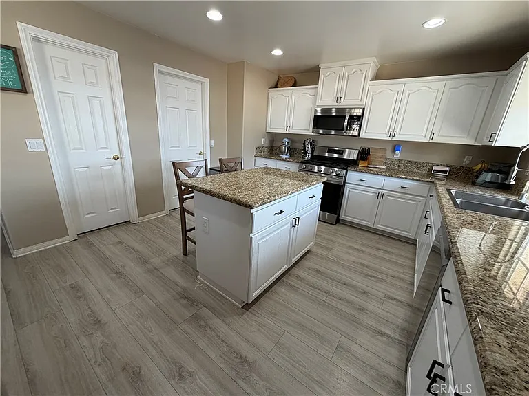 9725 Susan Ave — Photo 5