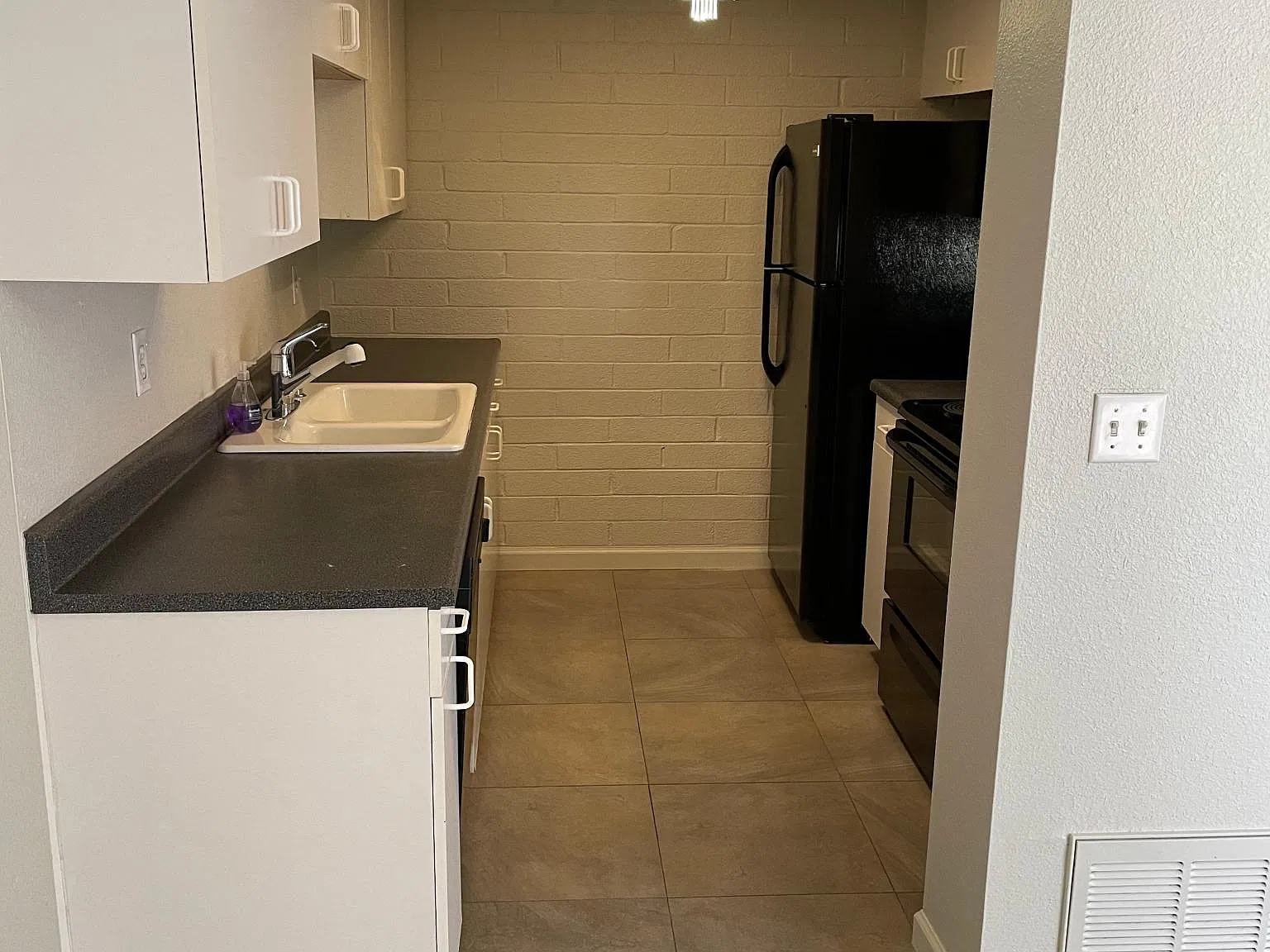 2 bed, 1.5 bath, 924 sqft, $1,875 — Photo 4