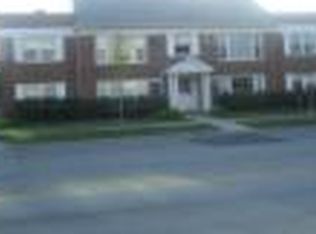 3580 Warrensville Center Rd APT 8, Shaker Heights, OH 44122