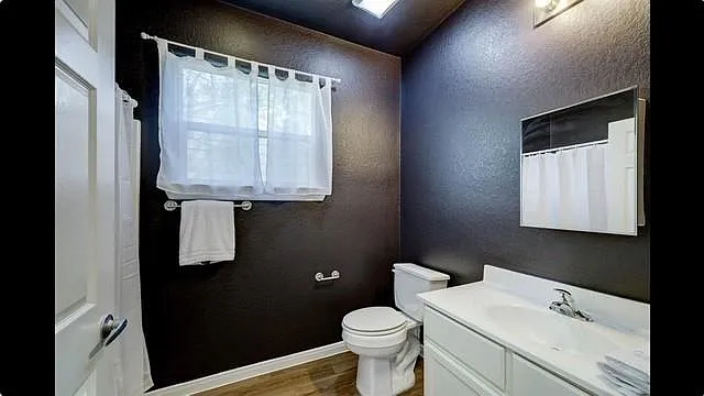 5215 Kingsbury St — Photo 14