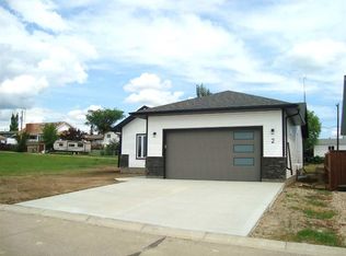 2 SW Evron Pl, Trochu, AB T0M2C0