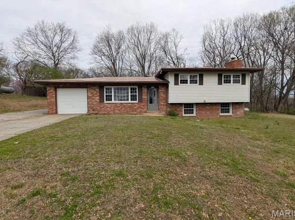 5304 Oakcrest Dr, Imperial, MO 63052