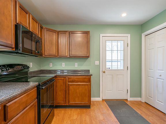4th image of 130 Raymond Road