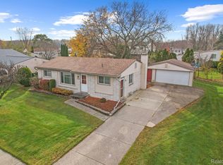 50069 Peggy Ln, Chesterfield, MI 48047