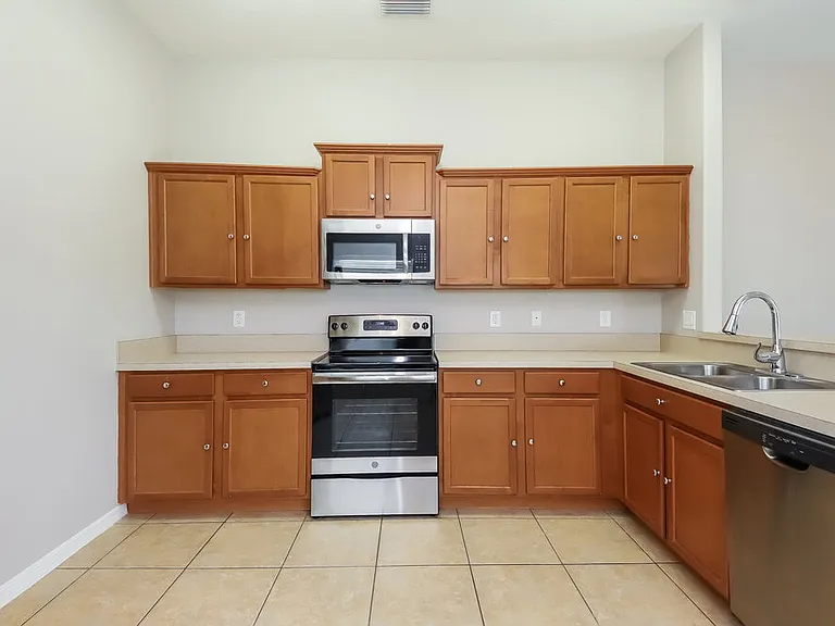 7338 Lumber Port Dr — Photo 7