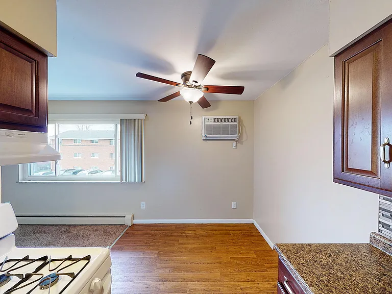 Sharondale Woods Apartments — Photo 43