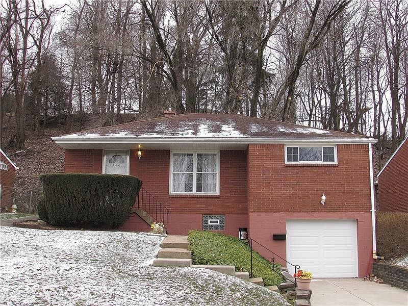 WELCOME to 340 Dorothy Drive, a 3 Bedroom, 1 Plus Bath, Ranch