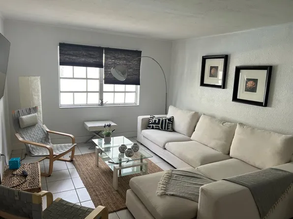 251 Galen Dr APT 104E, Key Biscayne, FL 33149
