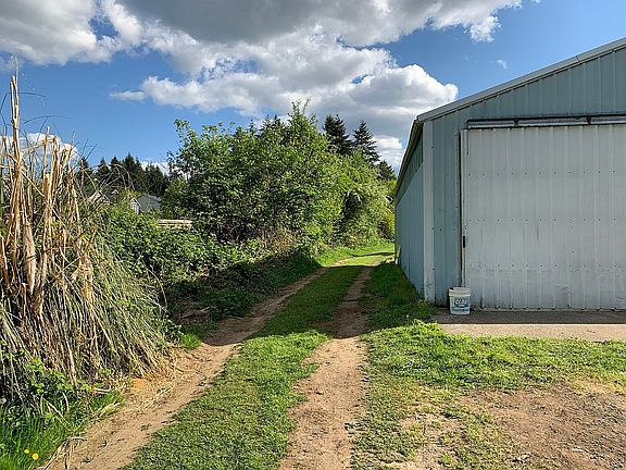 3rd image of 2805 30th Ave SE
