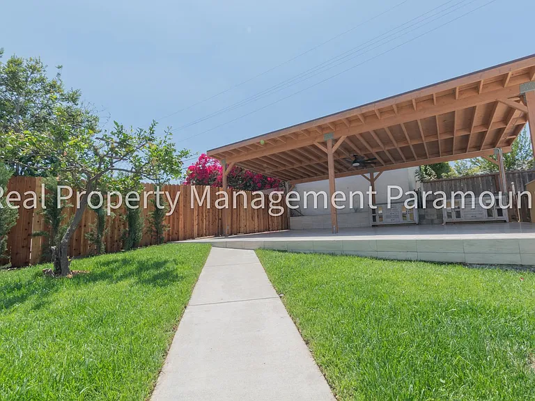1867 S Redondo Blvd — Photo 51
