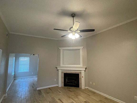 4th image of 270 Village Dr S