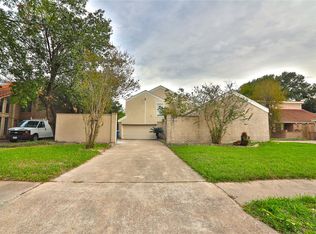 6023 Ogden Forest Dr, Houston, TX 77088