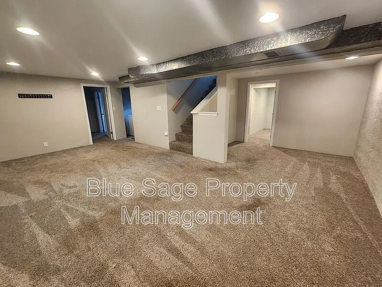 812 W 13th St — Photo 15