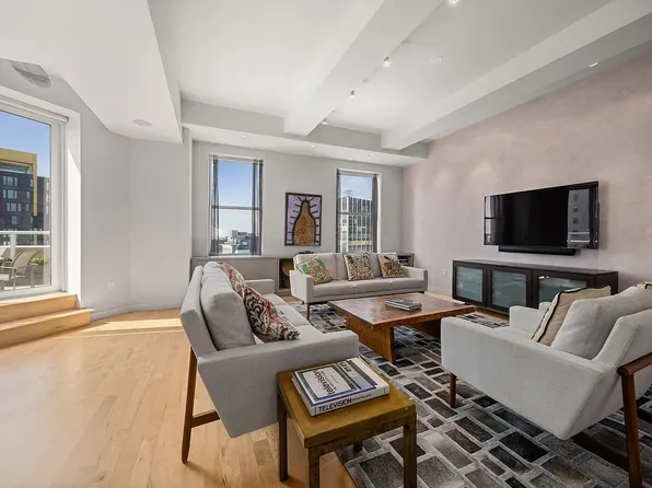 15 Broad St APT 3630, New York, NY 10005