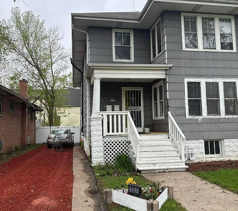1st image of 237 W 114th St