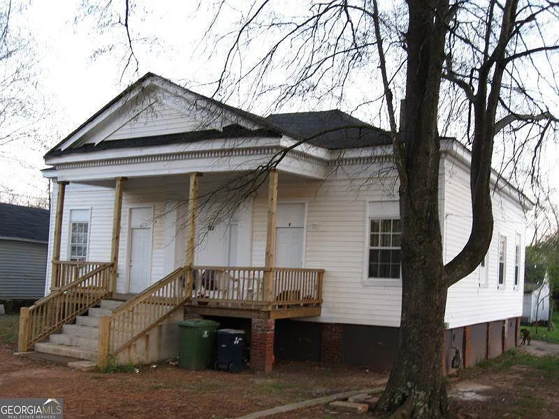 722 E Broad St photo 1
