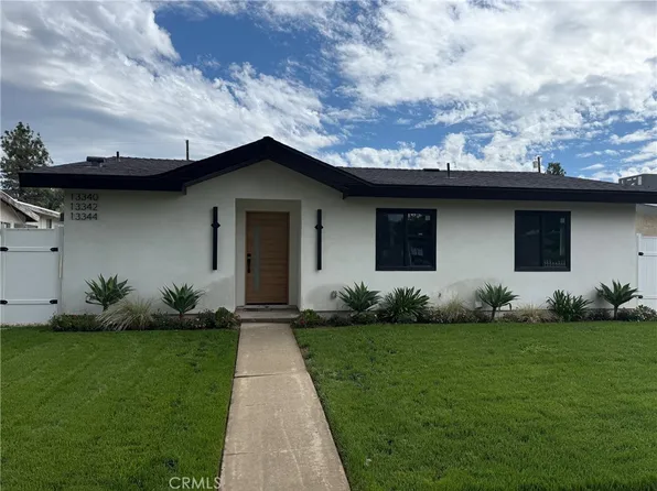 13342 & 13344 Hubbard St, Sylmar, CA 91342