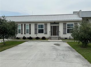 233 Marina Rd, Chalmette, LA 70043