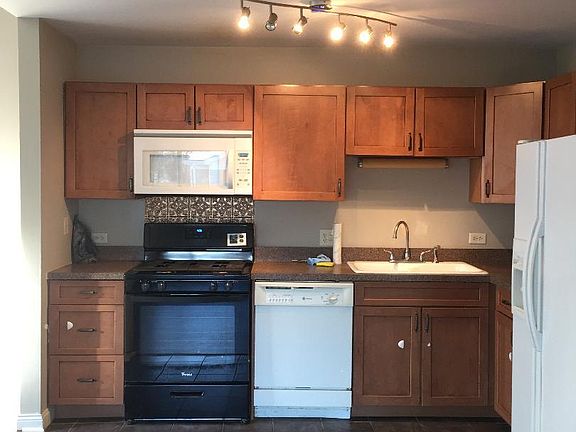 5th image of 476 Harrison Ct