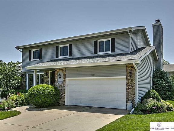 2nd image of 907 Elm Hurst Dr