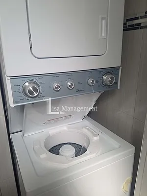 Rented by Lisa Management | media 10