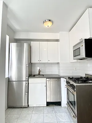 Rented by Metropolitan Equities | media 13