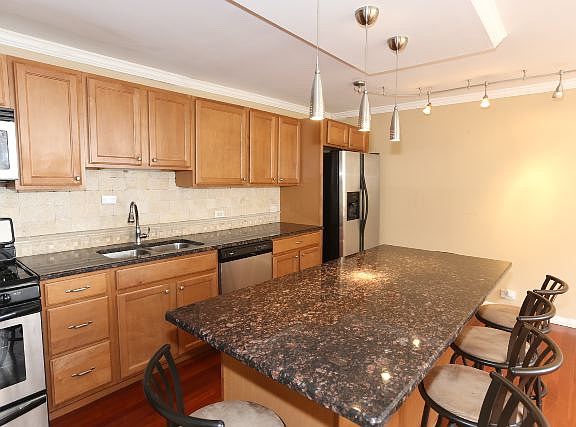 5th image of 3950 N Lake Shore Dr #1601_A