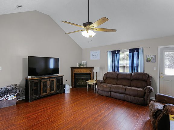 2nd image of 160 Woods Edge Dr