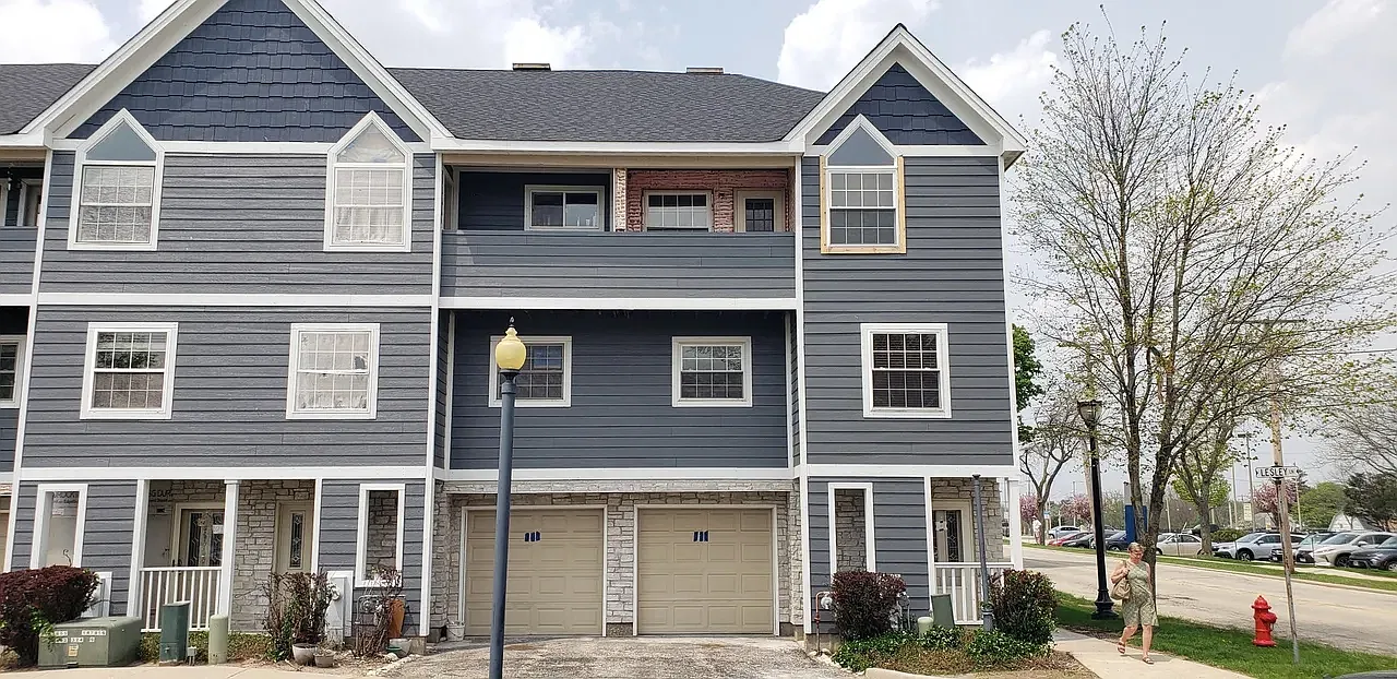 4 bed, 2.5 bath, 1950 sqft, $2,700 — Photo 1