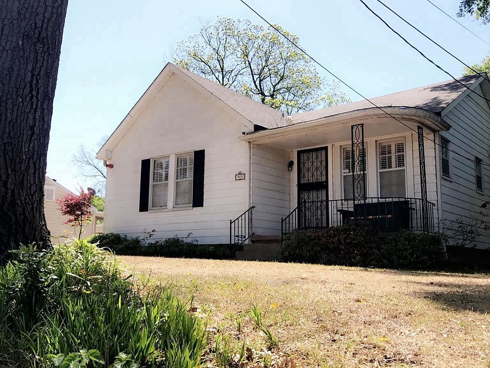 Big front yard 