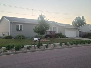 2705 N Lyme Grass Ave, Sioux Falls, SD 57107