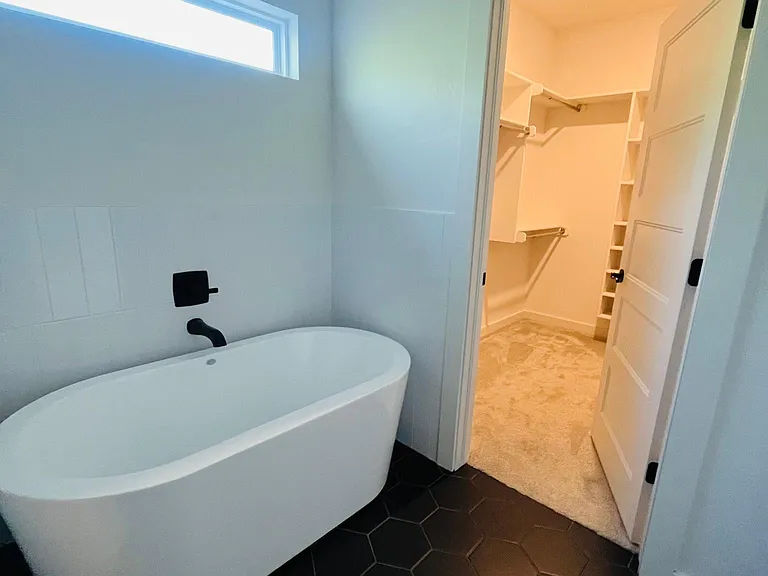 4108 N Indiana Ave — Photo 12