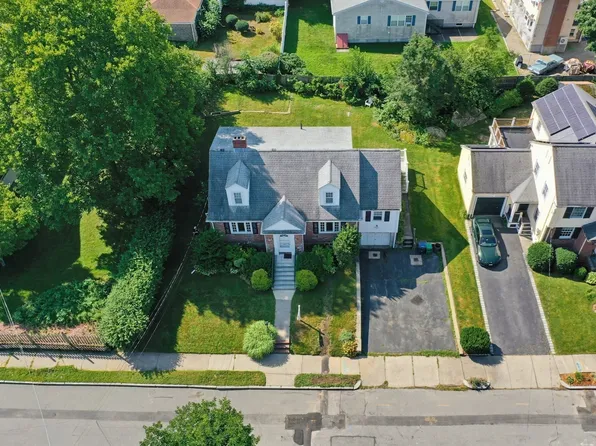 70 Oakdale Rd, Newton, MA 02459