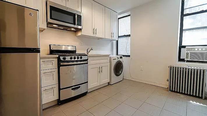 Building Photo - 94 Saint Marks Pl #3