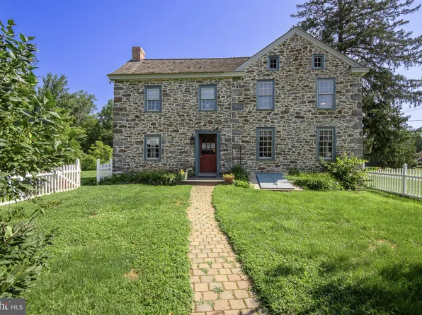 1725 Perkiomenville Rd, Perkiomenville, PA 18074
