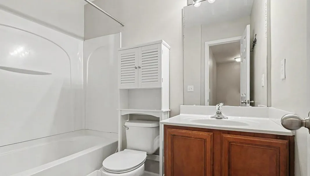 3 bed, 2123 sqft, $1,900 — Photo 4