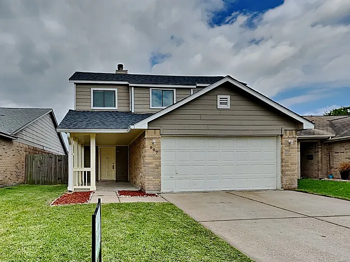 907 Briarcreek Dr — Photo 1