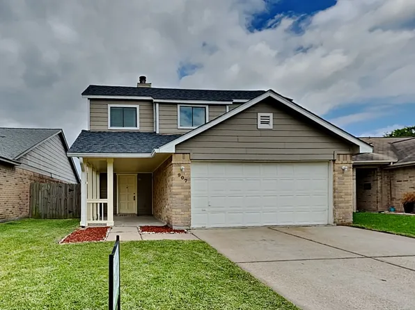 907 Briarcreek Dr, Baytown, TX 77521