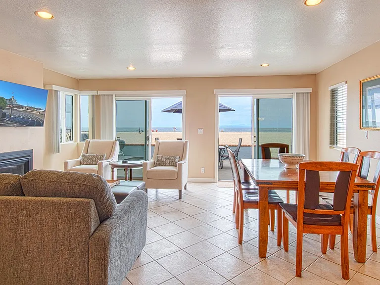 3703 Seashore Dr — Photo 4