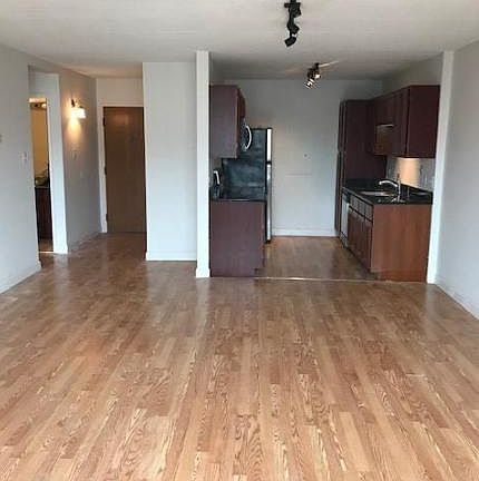 2nd image of 606 E Woodland Park #606