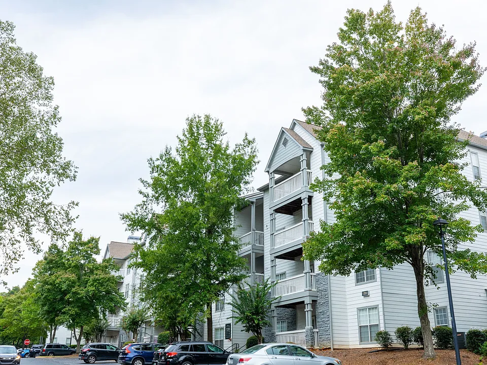 Decatur Highlands apartments community photo