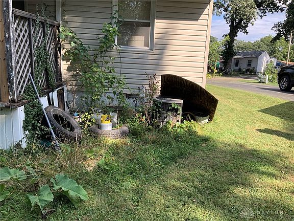 4th image of 2141 Forest Home Ave