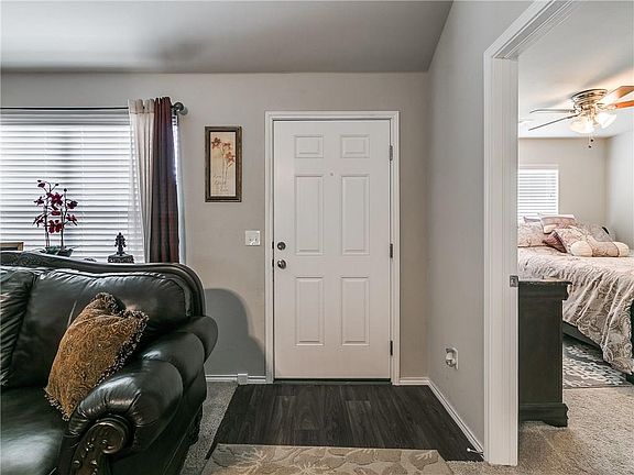 4th image of 9644 Kindsey Ave