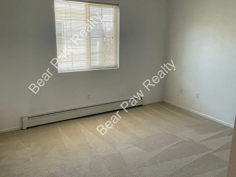 1218 Taft Ave — Photo 12