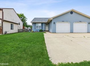 1040 Bent Tree Ct, Elgin, IL 60120