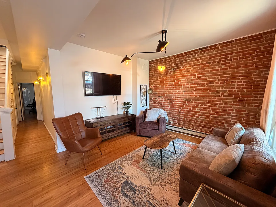 2925 Curtis St #2925